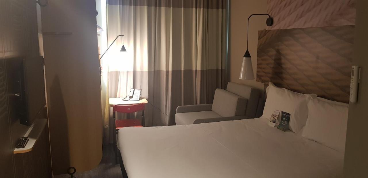 Ibis Carlos Barbosa Buitenkant foto