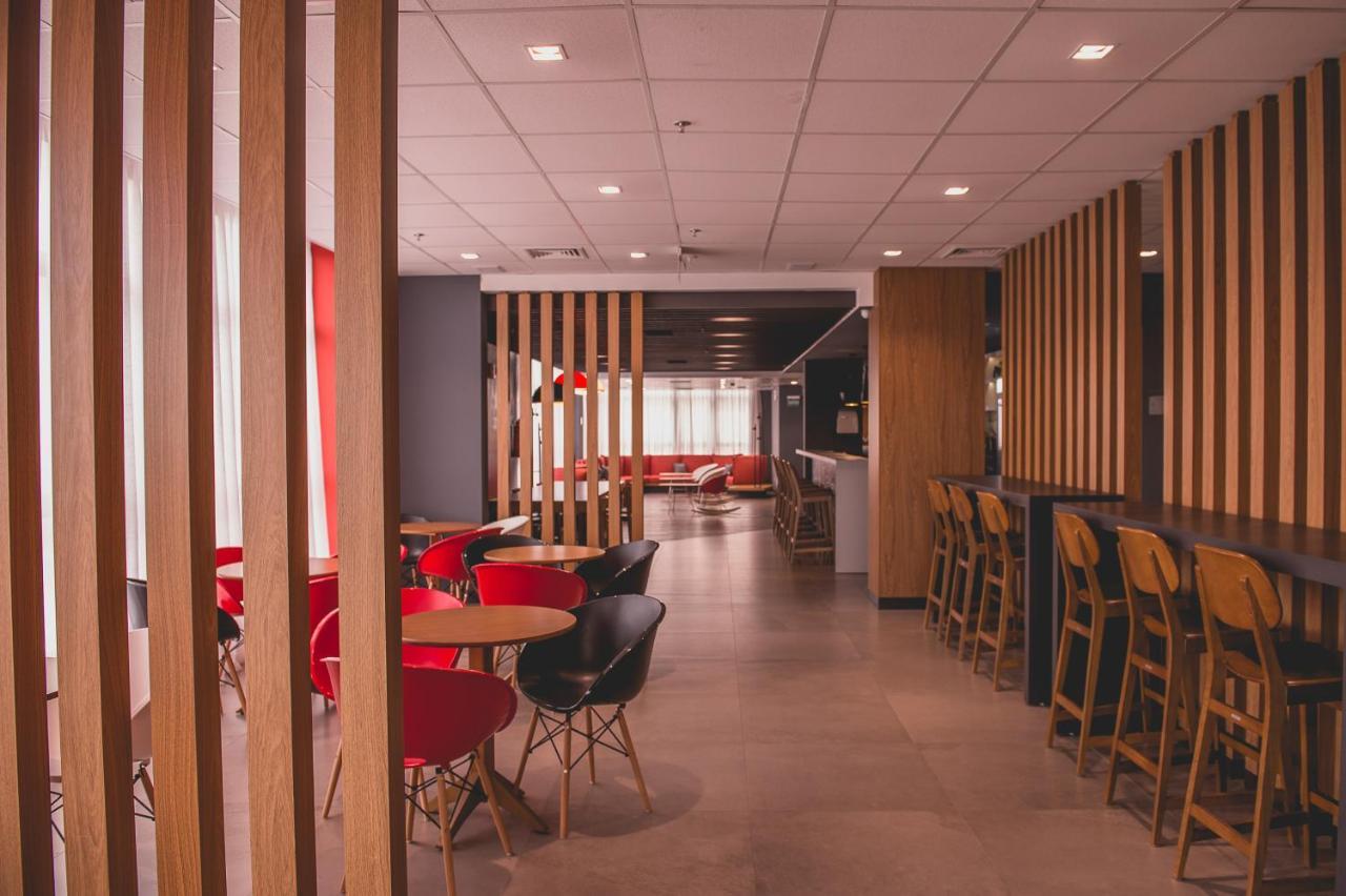 Ibis Carlos Barbosa Buitenkant foto